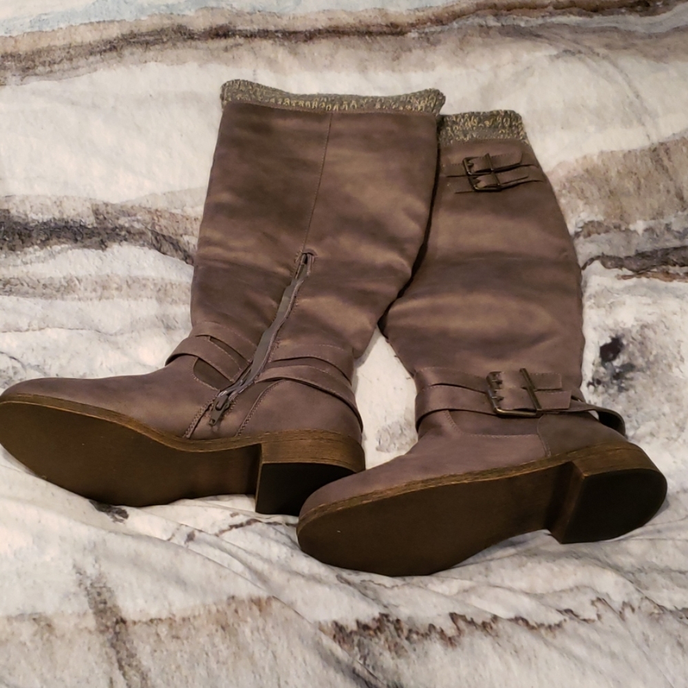 NWT gray tall boots